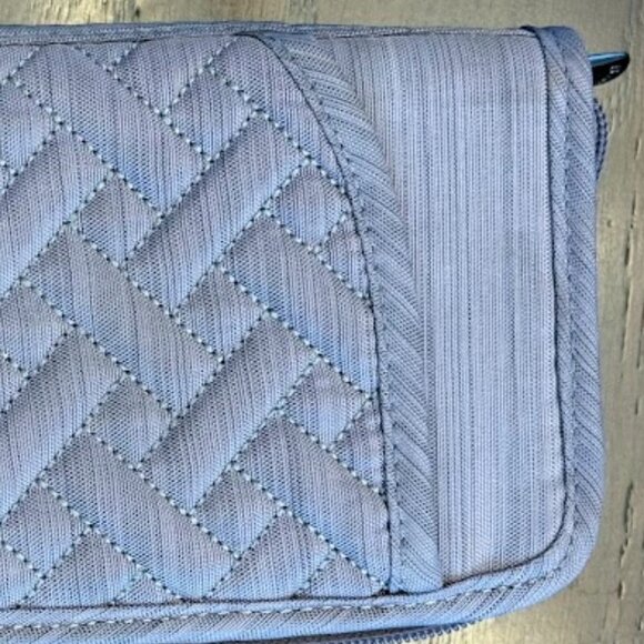 LUG Tandem Zip Wallet Brushed Platinum Gray - Picture 3 of 8